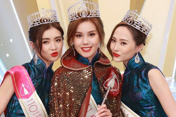 2 nam MC chung kết Hoa hậu Hong Kong 2021 mặc như không-6