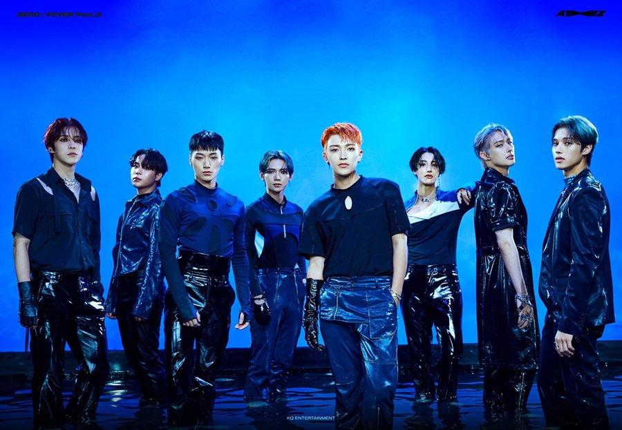Công ty KQ Entertainment cho biết mini album "ZERO : FEVER Part 3" của ATEEZ đã vượt mức 810.000 bản đặt trước. Nhóm sẽ chính thức trở lại với mini album thứ 7 vào ngày 13/9 tới đây.