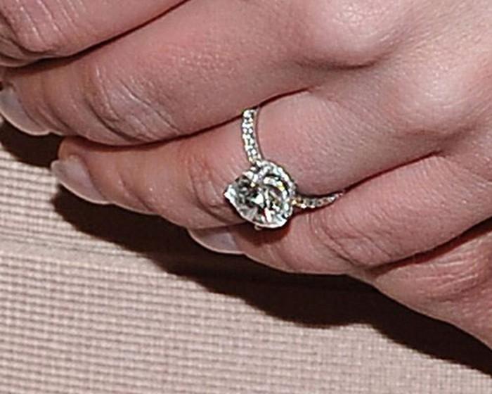 Điều đặc biệt về chiếc nhẫn cầu hôn mà Britney Spears vừa được trao tay-7