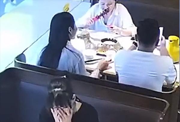 Ăn bữa cuối rồi chia tay, cô gái bật khóc khiến dân mạng thương xót-2