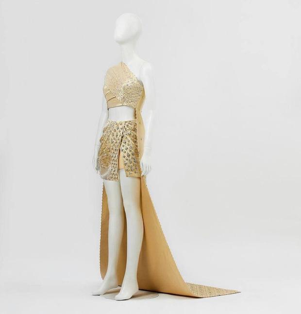 Loạt trang sức tiền tấn của Lisa trong MV Lalisa bị nhái đầy chợ-3