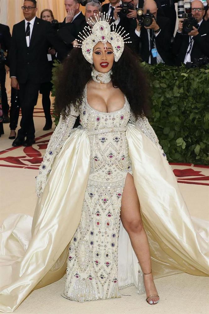 Vogue chọn ra 25 mỹ nhân đẹp nhất mọi thời đại tại thảm đỏ Met Gala-22