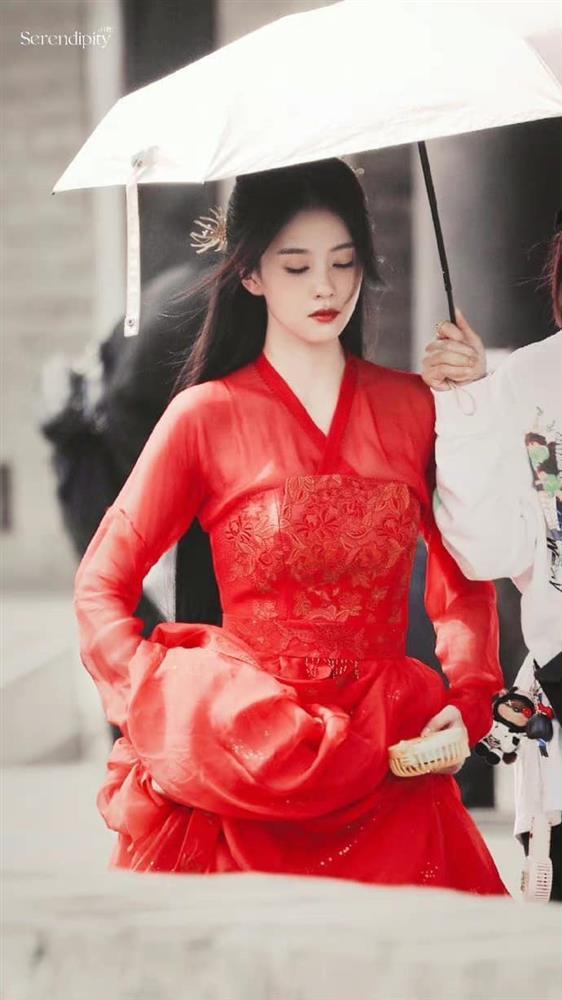 Tạo hình y phục cổ trang đỏ đẹp kinh diễm của Bạch Lộc-5