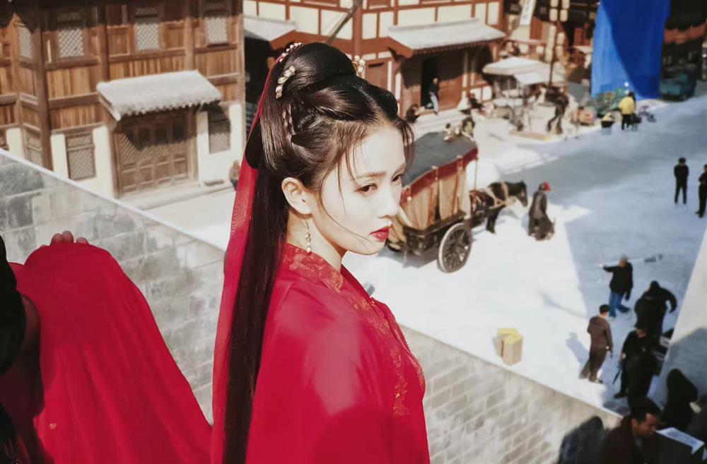 Tạo hình y phục cổ trang đỏ đẹp kinh diễm của Bạch Lộc-8