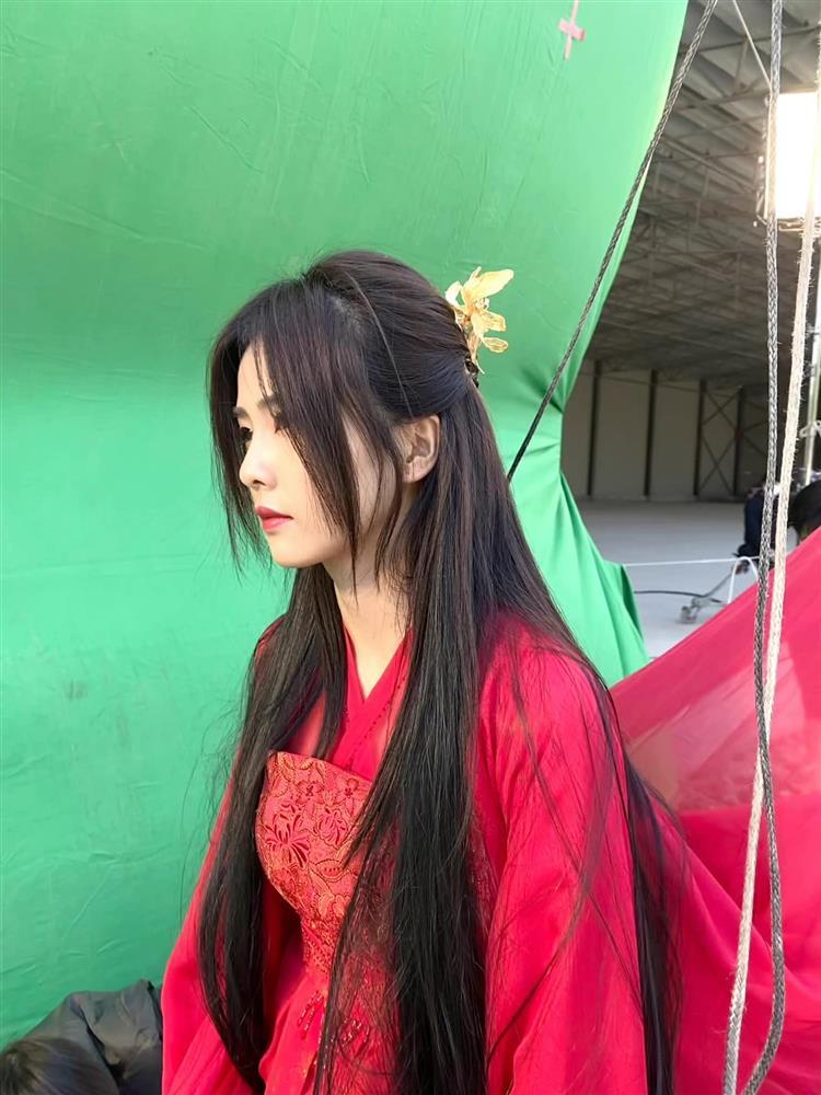 Tạo hình y phục cổ trang đỏ đẹp kinh diễm của Bạch Lộc-4
