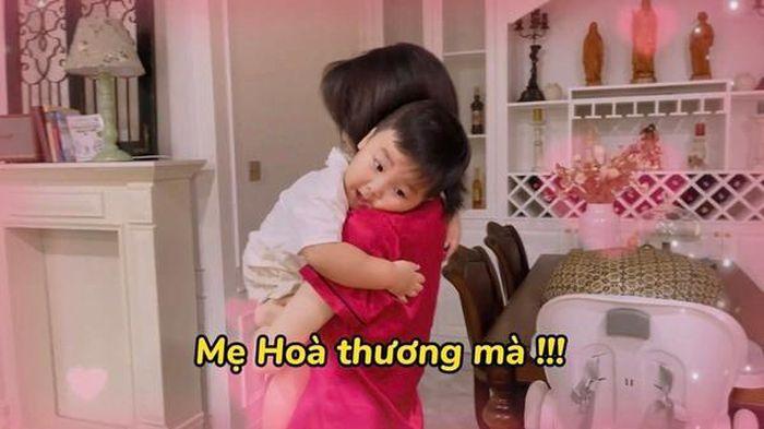 Vlog con trai Hòa Minzy bị xóa thẳng vì cảnh nhạy cảm?-3