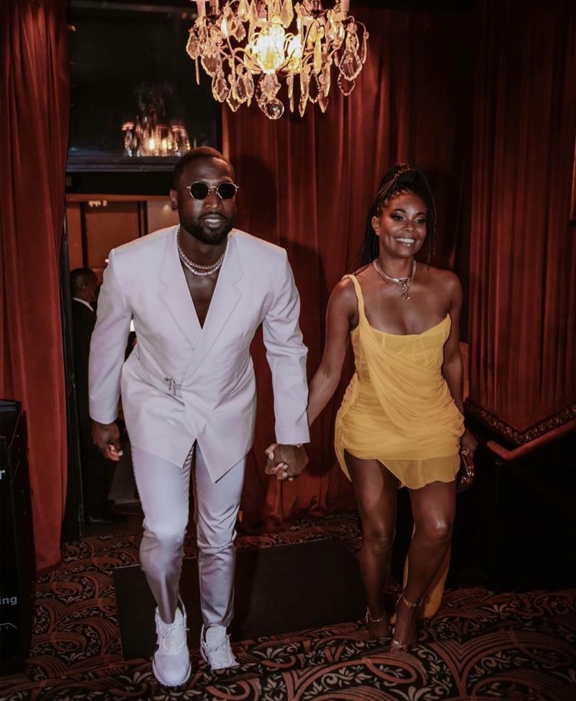 Sao Á - Âu diện đồ Công Trí: Người hóa nàng thơ, nàng khoe ngực khủng-6