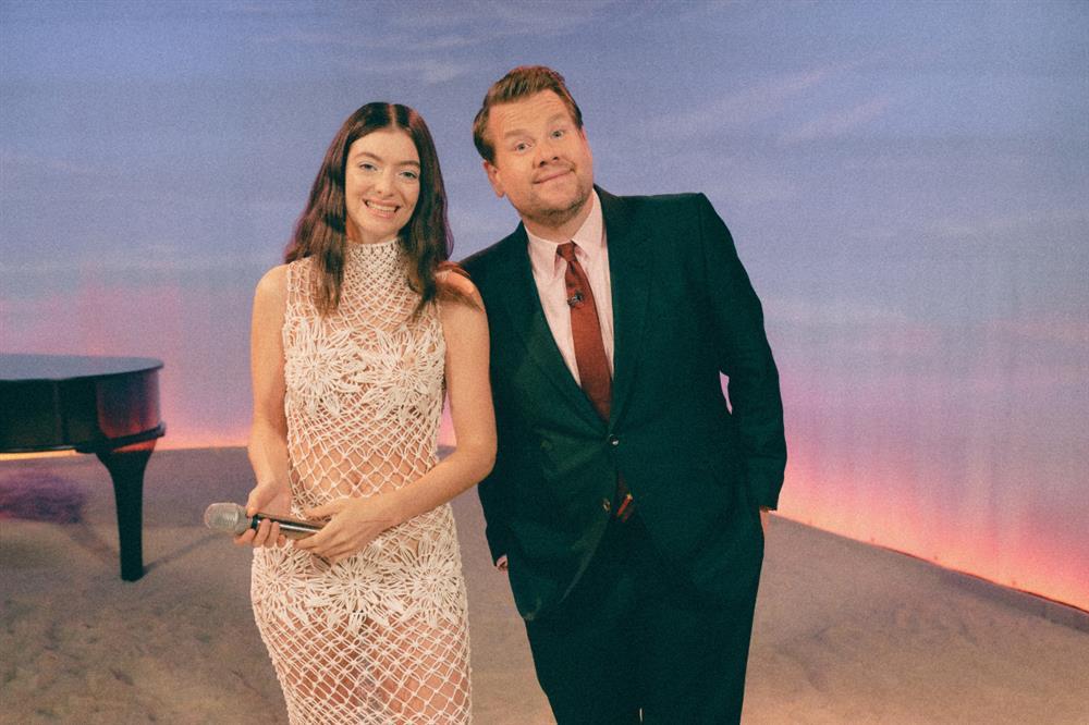 Sao Á - Âu diện đồ Công Trí: Người hóa nàng thơ, nàng khoe ngực khủng-4