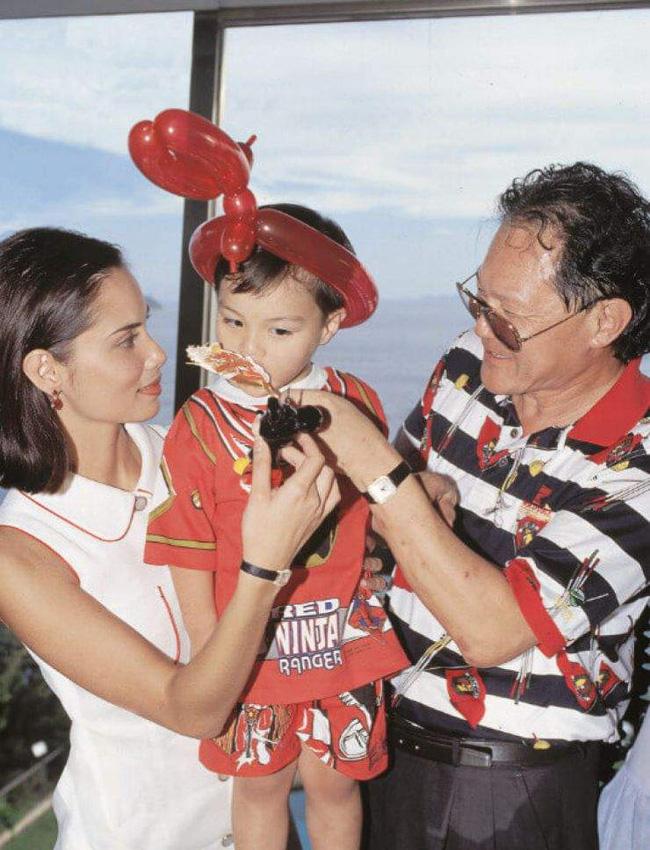 Tỷ phú Hong Kong làm điều có 1-0-2 với phụ nữ gốc Việt kém 32 tuổi-10