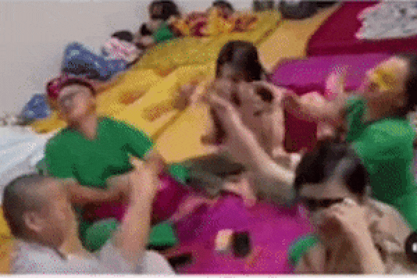 Giang Kim Cúc bị tố cướp xe cứu thương: Đại chiến 2 nhóm từ thiện-5