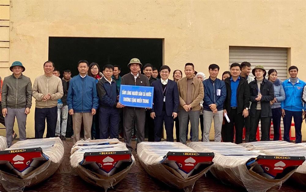 Thủy Tiên tung bằng chứng dập thông tin mượn hoa cúng Phật-6