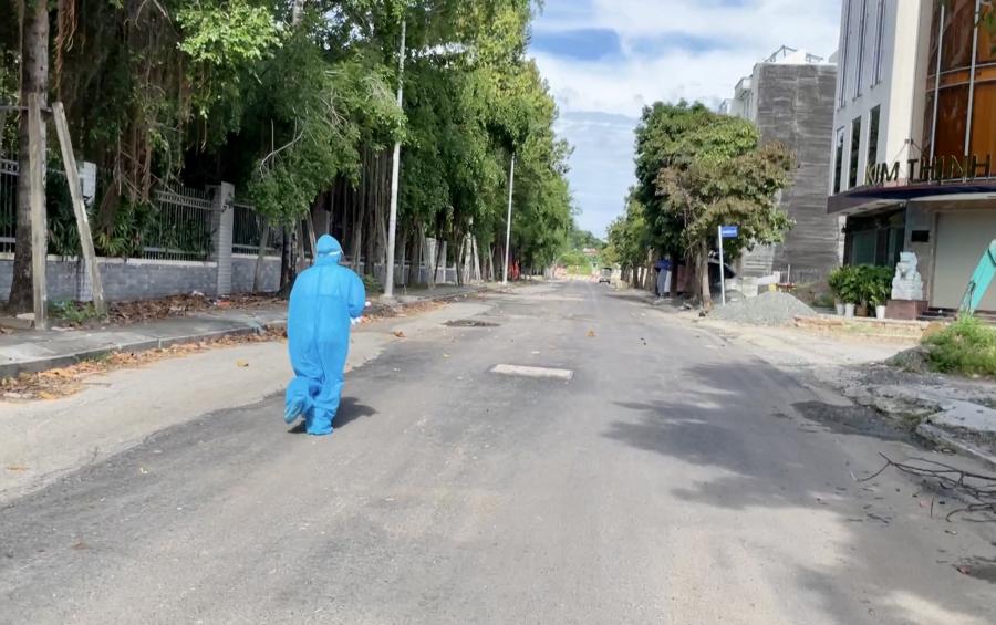 Nữ bác sĩ ôm cháu bé chạy bộ cấp cứu: Chỉ cố gắng thật nhanh-2