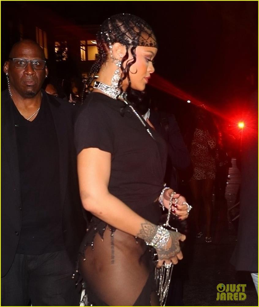 Hậu Met Gala 2021: Kim Kardashian lộ mặt, Rihanna khoe hông-10