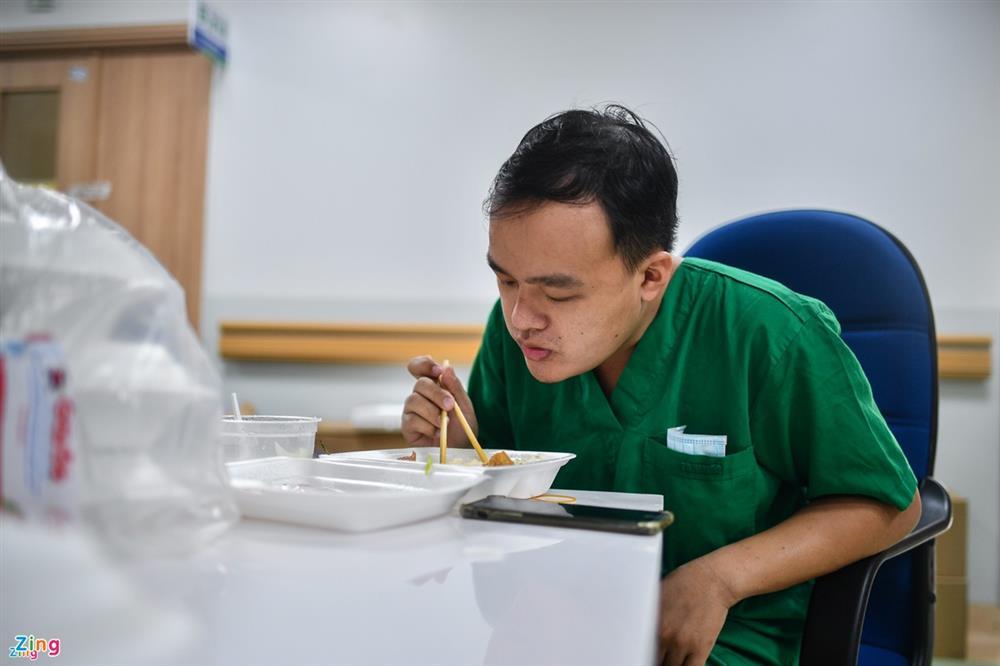 Bác sĩ Bệnh viện Hồi sức TP.HCM: Chúng tôi nhiều lần kiệt sức-2