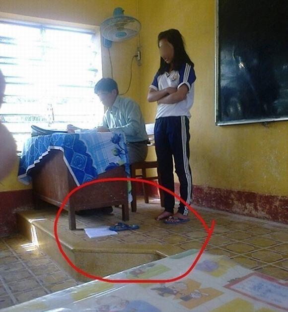 Bị đám học trò lôi xe máy vào lớp, thầy giáo phản ứng cute-3