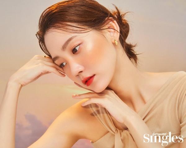 Nhan sắc sao nữ đóng vai người Việt Nam-1