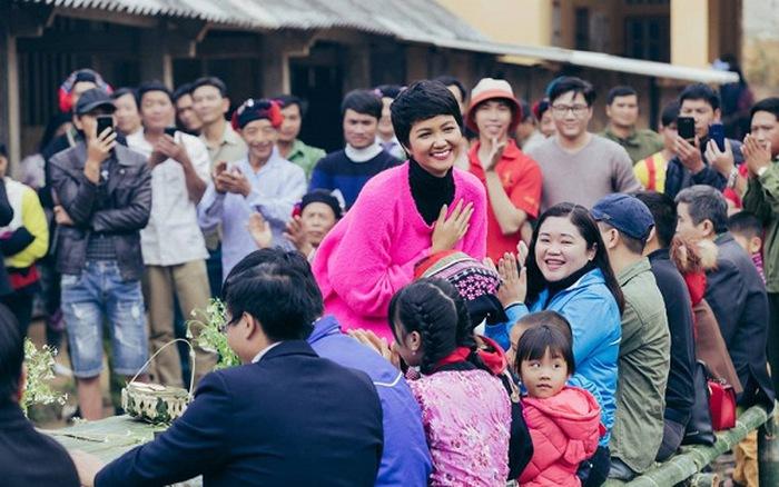 HHen Niê hỗ trợ mùa dịch đến mức xế hộp như xe đồng nát-10