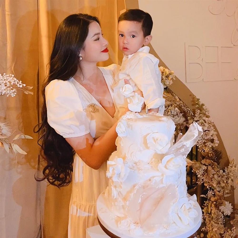 Lộ chính xác thời điểm Phạm Hương sinh con thứ 2?-6