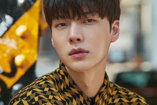 Ahn Jae Hyun tái xuất sau 2 năm 'đóng băng' vì ly hôn