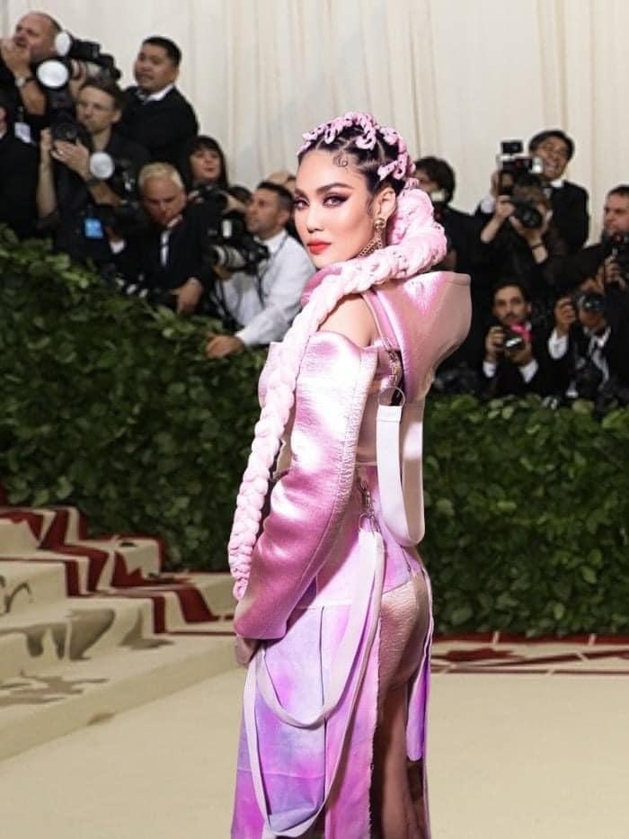 HHen Niê, Hoàng Thùy đổ bộ Met Gala 2021, chuyện gì đây?-10