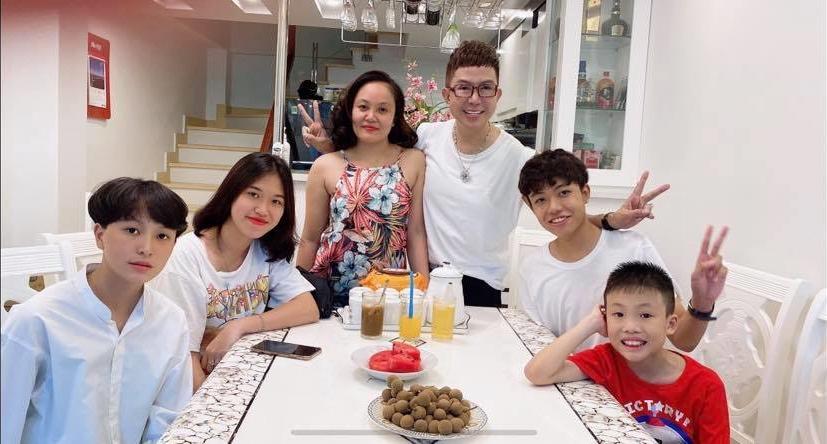 Sao nam Vbiz bị đồn gay: Trai có vợ cũng không thoát-9