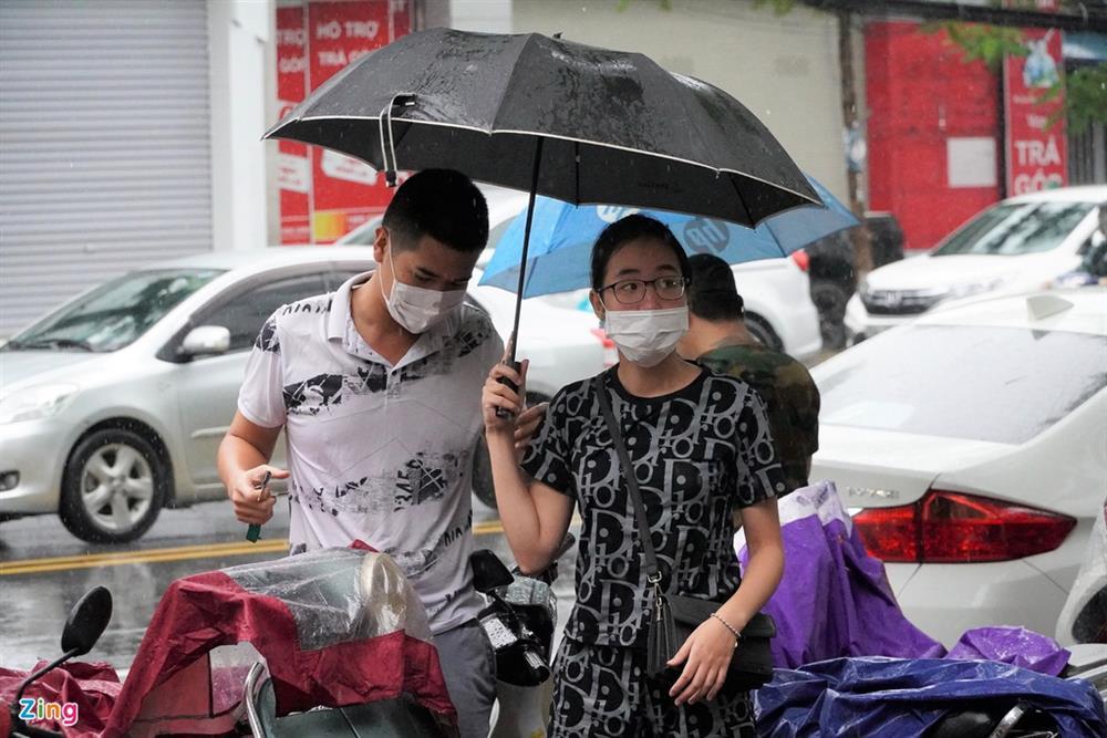 Hàng quán Hải Phòng ngày đầu mở cửa đón khách ăn uống tại chỗ-2