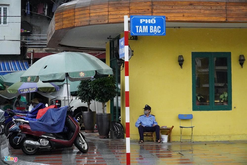 Hàng quán Hải Phòng ngày đầu mở cửa đón khách ăn uống tại chỗ-5