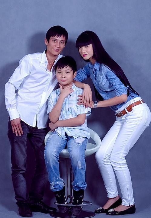 Người mẫu kể, hôn nhân của cô khó khăn trong 5 năm đầu vì vợ chồng thường xuyên tranh cãi. Theo thời gian, cả hai dần thay đổi nên tình yêu thêm gắn bó và hòa hợp. Lúc này, con đầu lòng của cô lên 7 tuổi. Không lâu sau đó, cô sinh bé thứ 2.