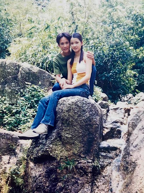 Hạ Vy học khóa người mẫu ở Cung Văn Hoá Hà Nội trước khi lấy chồng. Lúc con đầu lòng được 6 tháng tuổi, cô trở lại sàn diễn. Anh Hưng và gia đình đã hỗ trợ chăm bé để cô tiếp tục theo đuổi đam mê.