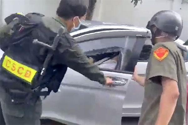 Bí thư thị trấn tử vong: Trên xe có 2 lọ thuốc trừ sâu đã cạn-1