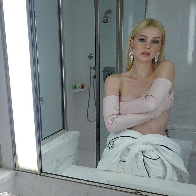 Nụ hôn sâu của Brooklyn và vợ sắp cưới gây tranh cãi-2