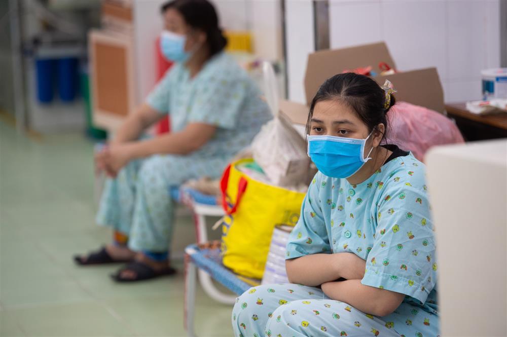 Giành sự sống cho con ở bệnh viện tuyến cuối điều trị Covid-19-4