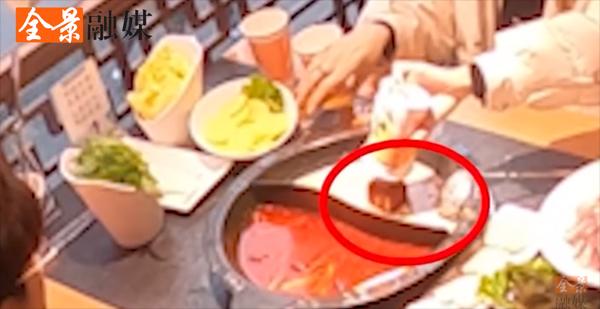 Dẫn bạn gái đi ăn cầu hôn, chàng trai nhúng luôn tay vào nồi lẩu-3