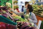 Chuyên gia BV Chợ Rẫy giải đáp 'thực phẩm có cần xịt khuẩn virus?'