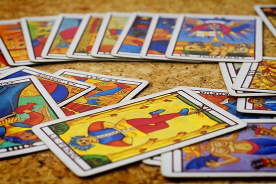 Bói bài Tarot thứ 6 ngày 17/9/2021: Chú ý tai nạn ở chân