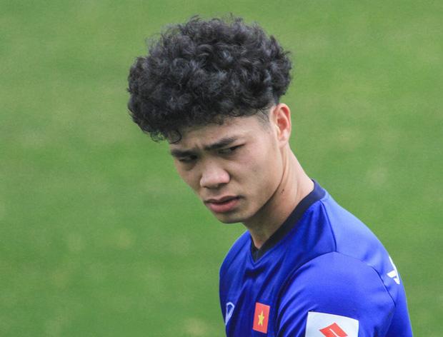 Đây quả thực là bước lùi trong gu thời trang của Quang Hải!-5