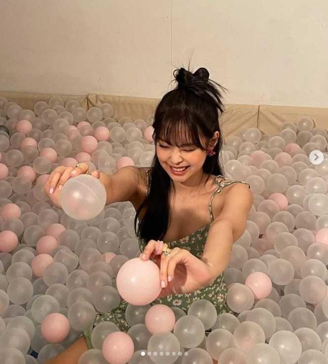 Jennie, HyunA trẻ trung lại quyến rũ khi diện loạt kiểu tóc Y2K-2