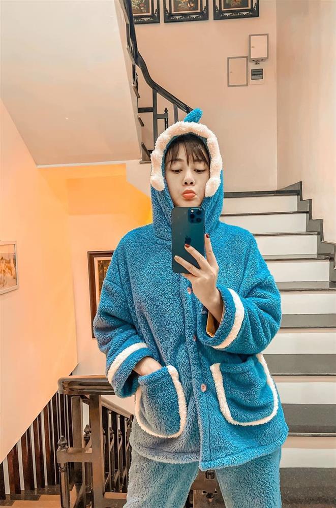 Lên phim thảm họa, đồ ngủ của Phương Oanh ngoài đời khác bọt-8