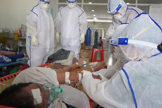 Nhật ký bác sĩ điều trị F0 chứng kiến giây phút sự sống và cái chết