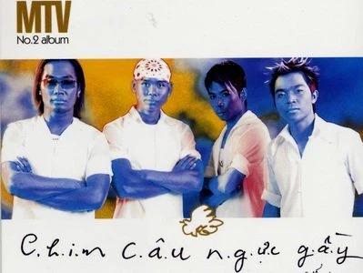 MTV đời đầu gồm bốn thành viên: Anh Tuấn, Lê Minh, Phan Đinh Tùng và Hùng Vũ, là một trong những nhóm nhạc gây sốt thập niên 2000 với 2 album là Áo xanh và Chim câu ngực gầy. Mặc dù đang ở đỉnh cao sự nghiệp nhưng cuối năm 2003, 2 thành viên Phan Đinh Tùng và Hùng Vũ rời nhóm, vị trí trống được thay thế bằng Song Huy và Đoàn Phi. Tuy nhiên đội ngũ nhóm vẫn xáo trộn một lần nữa cho tới tháng 10/2004 thì ổn định với 3 thành viên Lê Minh, Anh Tuấn và Thiên Vương. Duy trì đến tháng 7/2007, MTV tuyên bố tan rã, các thành viên đều bắt đầu sự nghiệp solo.