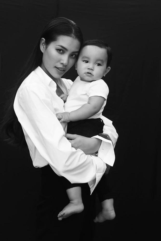 Phạm Hương khoe ảnh bé Max 4 tháng, diện đồ đôi sành điệu-9