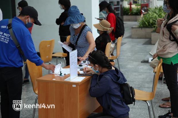 Thủy Tiên công khai sao kê tại ngân hàng: Đúng 177 tỷ đồng-2