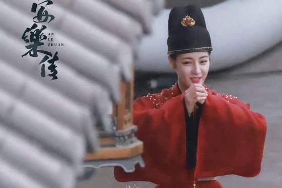 Đoàn phim gay gắt vì Địch Lệ Nhiệt Ba bị chụp trộm hậu trường