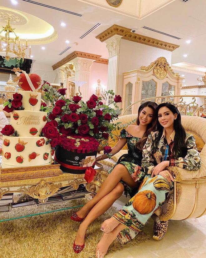 Tiên Nguyễn ở nhà lồng lộn khoe background toát mùi tiền-8