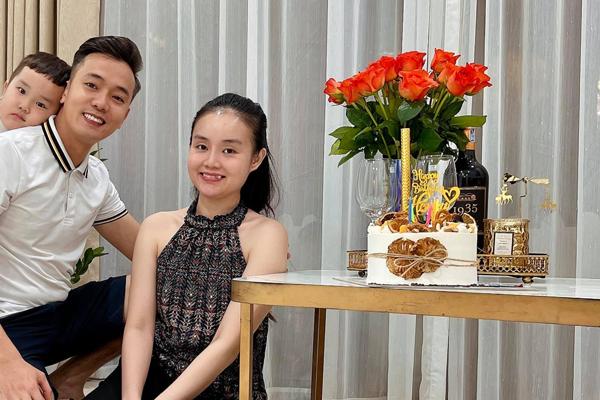 Đời thực vợ đẹp con xinh của Hồng chim lợn trong Hương Vị Tình Thân-4