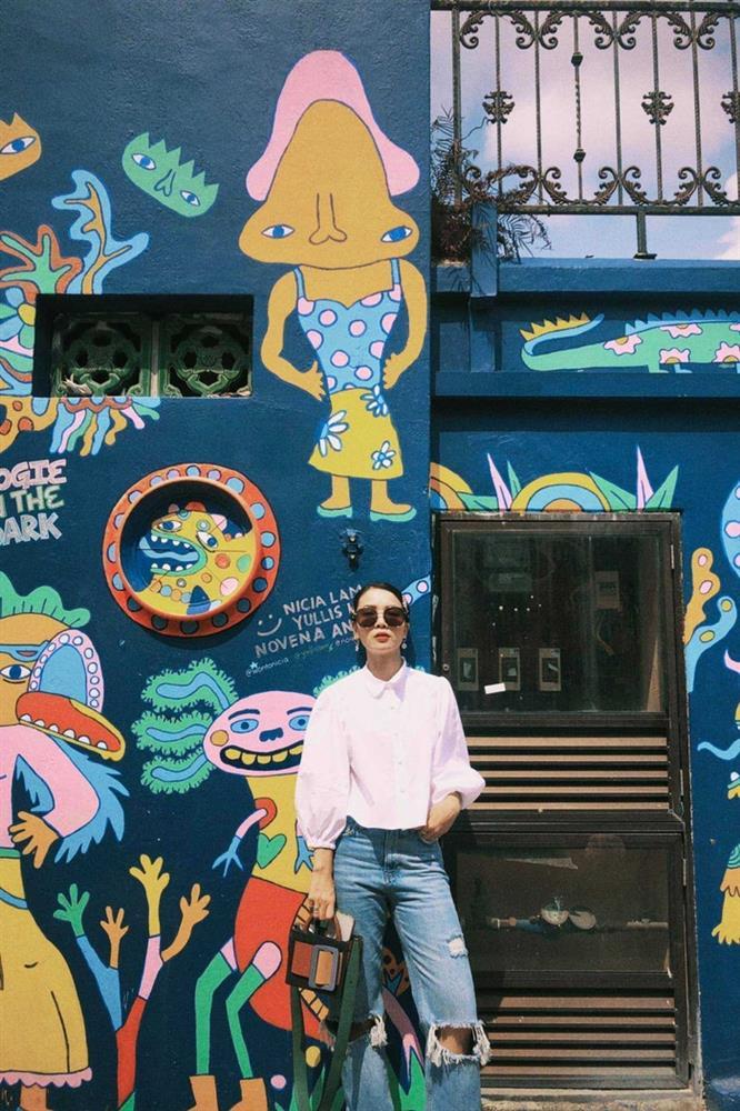 Yến Trang có bộ sưu tập áo sơ mi trắng mix&match cực kỳ đẳng cấp-1