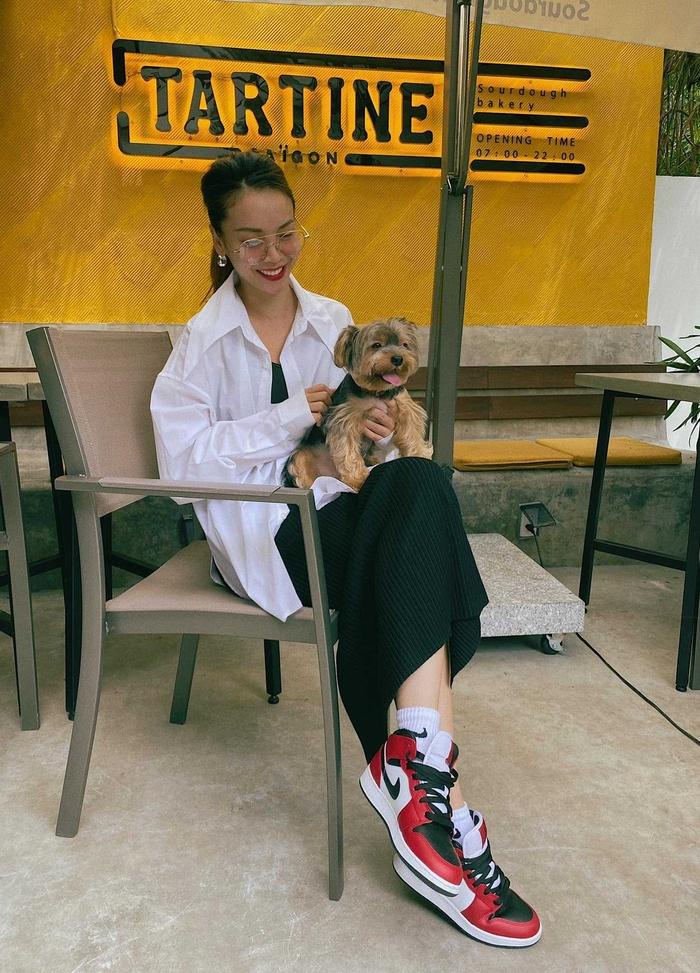 Yến Trang có bộ sưu tập áo sơ mi trắng mix&match cực kỳ đẳng cấp-5