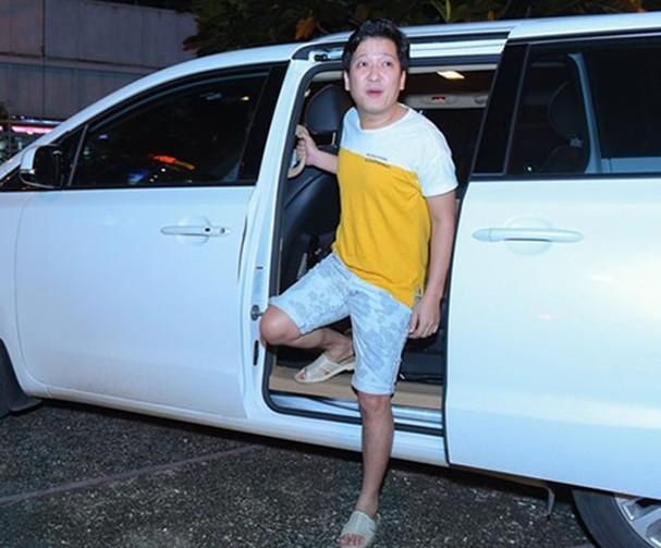 Thủy Tiên, Đoàn Văn Hậu đại gia ngầm vẫn nghiện đi dép tổ ong-11