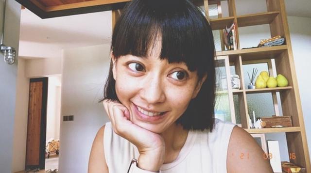 Trần Ý Hàm mắt lồi, má hóp, quá hốc hác dù đang mang thai-2