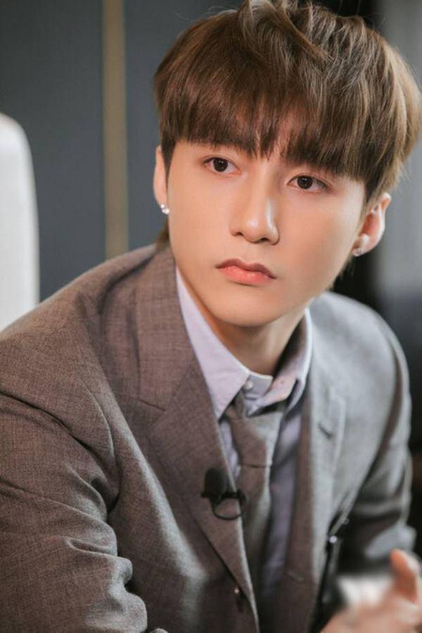 Dân mạng khui video Sơn Tùng xin phép khán giả điều xúc động-2